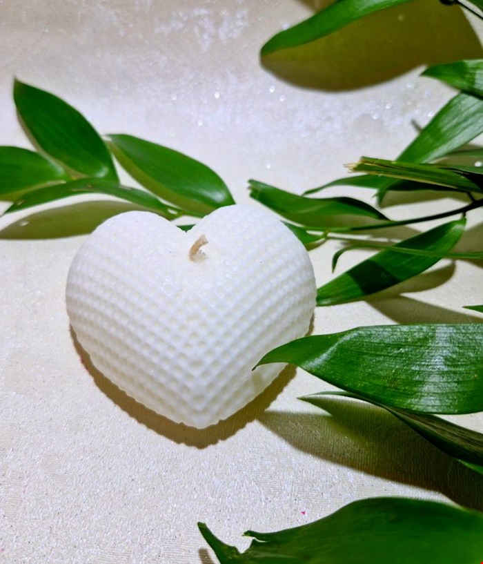 شمع قلبی سفید 