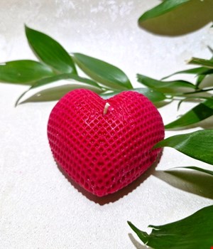 شمع قلبی قرمز